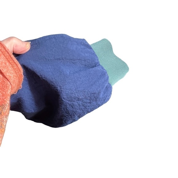 SOUTHPORT Golf Windbreaker
Jacket Long Sleeve Pullover - 100% Nylon, Size XL - Picture 3 of 8